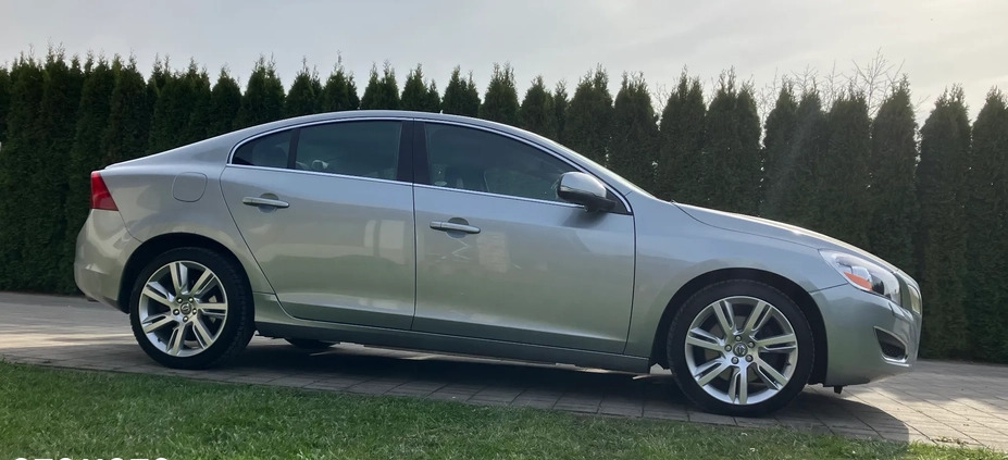 Volvo S60 cena 44900 przebieg: 149900, rok produkcji 2010 z Brusy małe 121